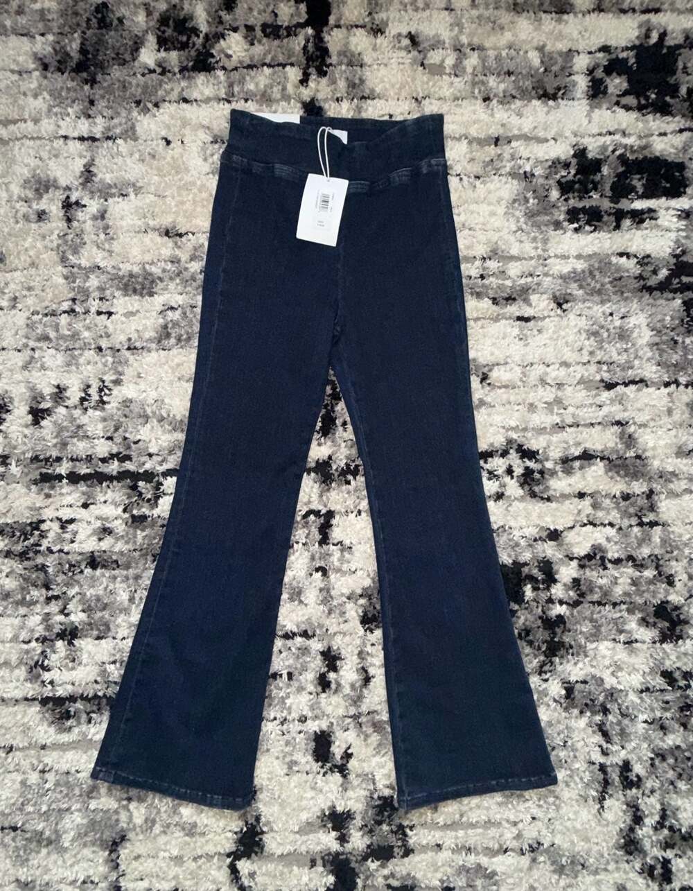 FRAME Jet Set Crop Mini Bootcut Pull-On Jeans in Keller